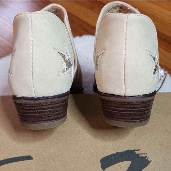 Seven7 Austin Ankle Bootie Faux Suede Leather - Picture 5 of 13